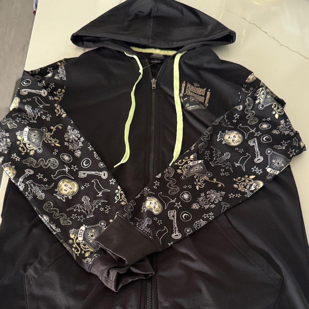 Disney’s Haunted Mansion Hoodie Size XS